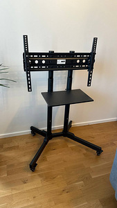 Ratastel TV-statiiv (1 foto / 7)