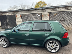 VOLKSWAGEN GOLF (6 foto / 8)