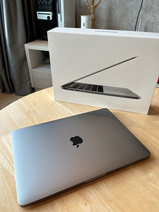 MacBook Pro 13-inch, 2018, touchbar (2 foto / 4)