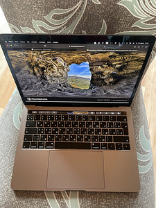 MacBook Pro 13-inch, 2018, touchbar (3 foto / 4)