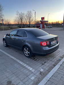 VW Jetta 2006 1.6 бензин МКПП 6ст (4 фото из 7)