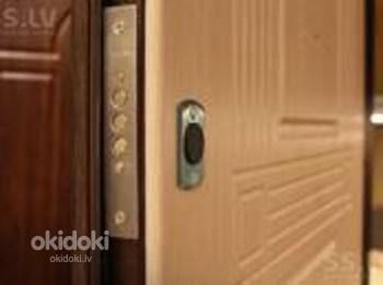 Металлическая дверь для квартиры (фото #3)
