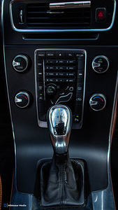 Volvo V60 2012 (10 фото из 12)