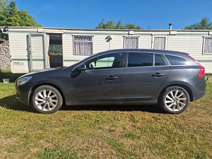 Volvo V60 summum 2.0 d4 120kw (8 foto / 8)