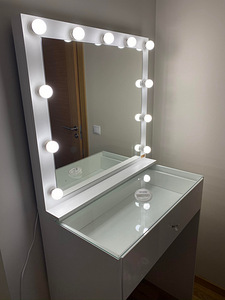 Зеркало для макияжа + высокий столик для макияжа Lamps4makeup