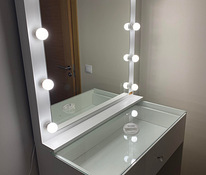 Зеркало для макияжа + высокий столик для макияжа Lamps4makeup