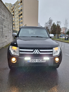 Mitsubishi Pajero 3.2 147kw 2011 (5 foto / 12)