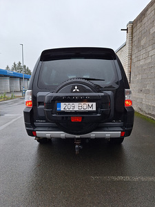 Mitsubishi Pajero 3.2 147kw 2011 (6 foto / 12)