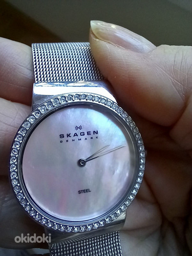 Наручные часы с перламутровым циферблатом Skagen (фото #1)