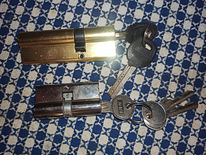 Сердечники дверного замка с ключами