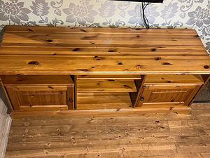 Täispuidust TV alus, kummut, riiul (3 foto / 4)