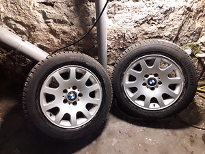 BMW оригинальные диски с резиной (1 фото из 2)