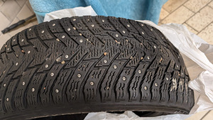 Nokian Hakkapeliitta 215/55/17 (2 foto / 3)
