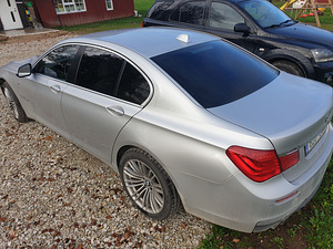 BMW 730 180kw 2010 (4 foto / 10)