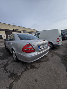 Mercedes-Benz w211 2.6i manual (5 foto / 8)