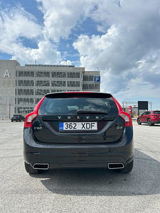 Volvo V60 (6 фото из 13)