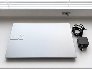 Asus VivoBook 16 (2 foto / 2)