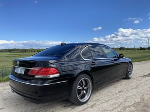 BMW 745D 220KW Facelift (6 foto / 14)