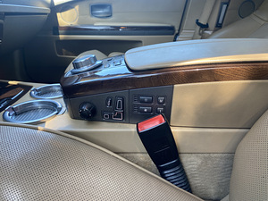 BMW 745D 220KW Facelift (10 foto / 14)