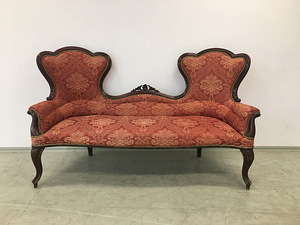 Rokokoo stiilis vana diivan (2 foto / 6)