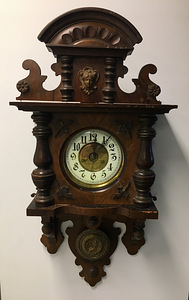 Старинные усадебные часы