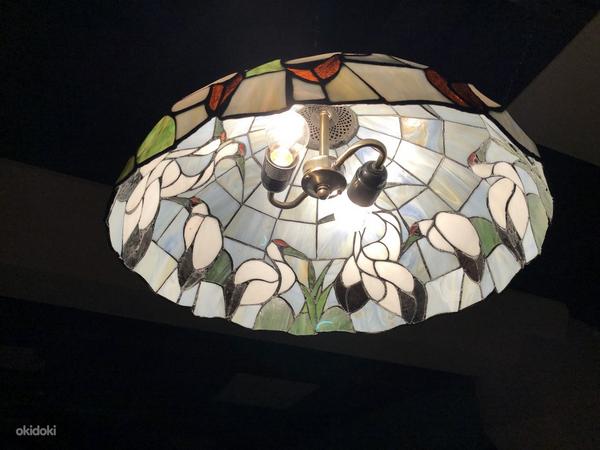 Потолочный светильник в стиле тиффани (фото #5)