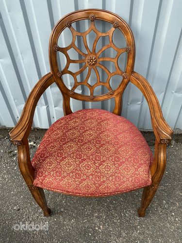 Антикварное кресло (фото #1)