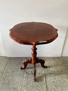 Laud rokokoo stiilis (1 foto / 5)