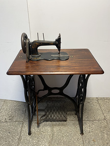 Singeri õmblusmasin 1881.a (4 foto / 9)