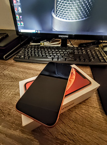 iPhone XR 64GB Coral (2 foto / 4)