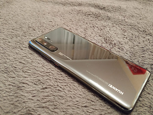 P30 Pro 8/256 GB black (2 foto / 3)