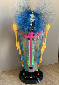Monster High Frankie Stein + Recharge Chamber (2 foto / 3)