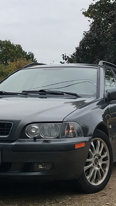 Volvo v40 2003 hella esituled korras! (1 foto / 1)