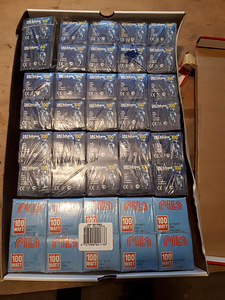 Müüa hööglambid 100 watt 40 tk. Kõik kokku 15 eur (1 foto / 1)