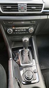 Mazda 3 2.0 Skyactive-G Premium 6AT (10 foto / 13)