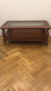 Pähklipuust ja klaasist kohvilaud (2 foto / 2)