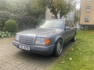 Mercedes - Benz 230TE 1990 (2 foto / 11)