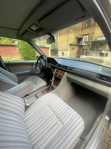 Mercedes - Benz 230TE 1990 (6 foto / 11)