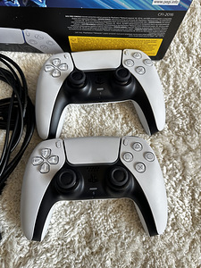 Sony Play Station 5 Slim 2 controllers (3 foto / 6)