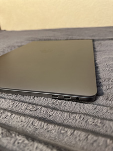 MacBook Pro 16-inch 2019 i7,16GB,512GB (4 foto / 7)