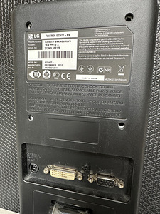Монитор LG Flatron E2242T (2 фото из 4)