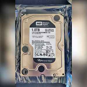 4 внутренних жестких диска SATA II, 1000+500+500+320 ГБ (2 фото из 5)