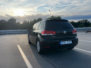 Volkswagen Golf 2011 (5 foto / 13)