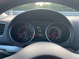 Volkswagen Golf 2011 (12 foto / 13)