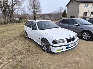M/V e36 320i touring m pack manu poolik project (11 foto / 11)