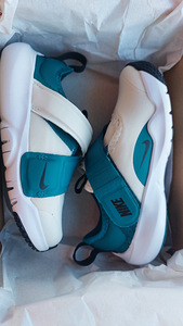 Tossud Nike / Sneakers Nike , Flex Advance. Uued, nr 26 (3 foto / 3)