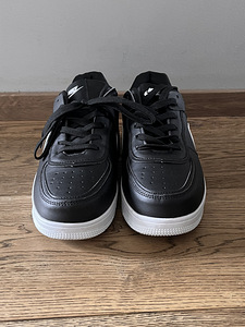 Теннисные туфли Nike (2 фото из 4)