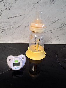 Молокоотсос электрический Medela + дополнительные подарки (3 фото из 5)