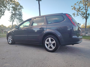 Ford Focus (4 фото из 6)