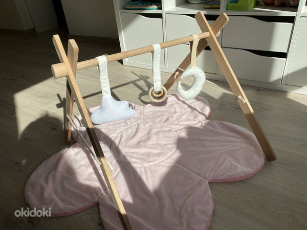 Монтессори стойка, Montessori mängukaar